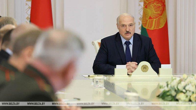 Лукашенко Путиннен көмек сұрағысы келеді