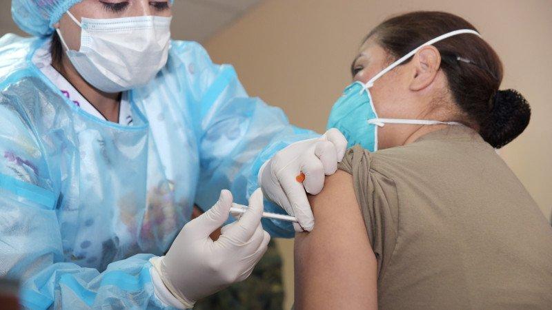 Коронавирусқа қарсы вакцина салдырған 16 адам қайтыс болды