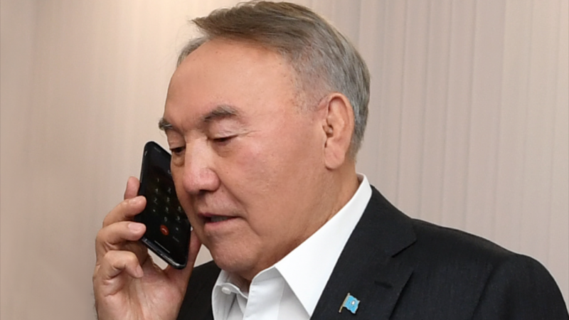 Назарбаев Альберт Гормен телефон арқылы сөйлесті